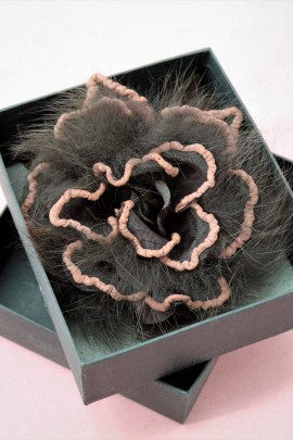 Fur brooch brown rose to infect luxury fur fashion