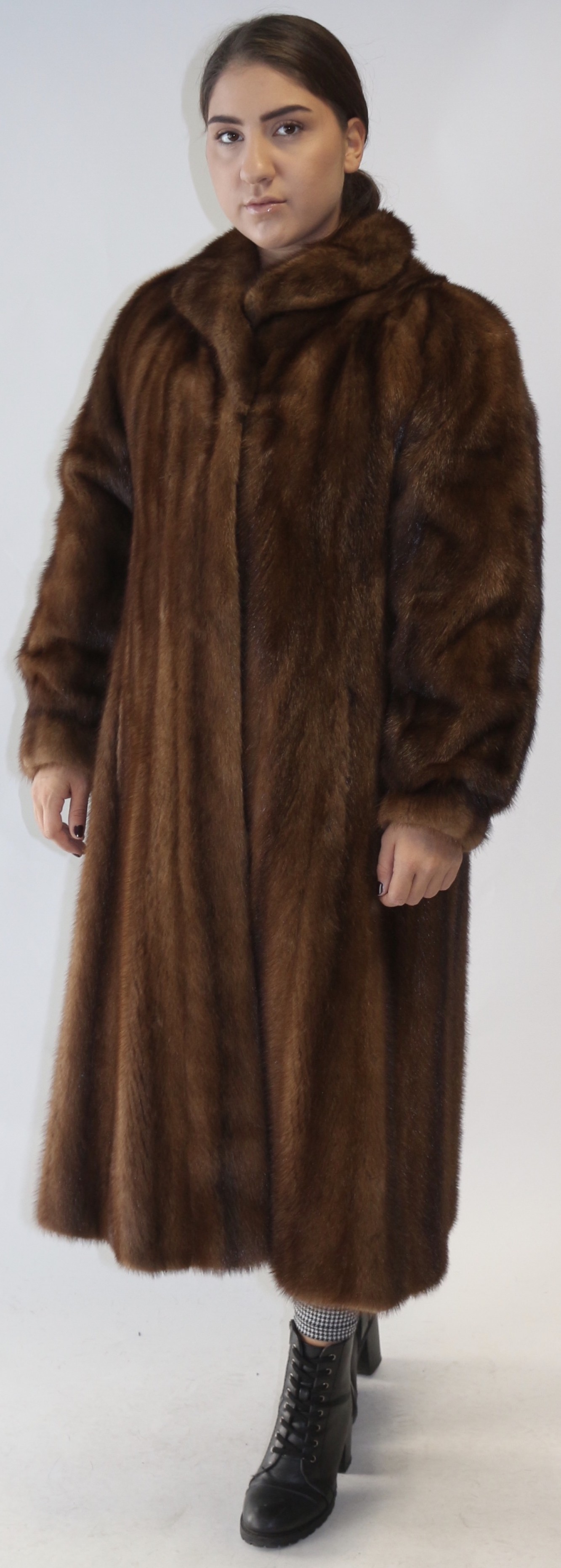Buy Fur coat mink beige hilarious online at Your Furs Online Shop