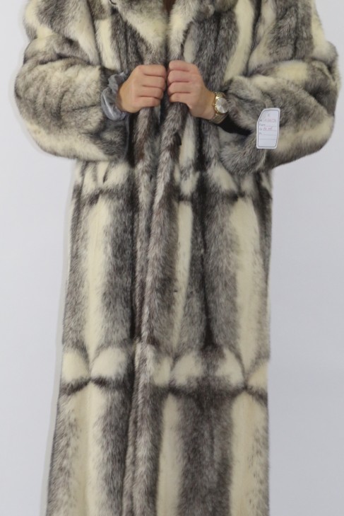 Fur coat made of Kohinoor Mink Pearl