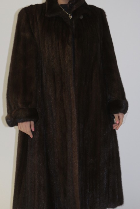 Fur coat mink brown left out